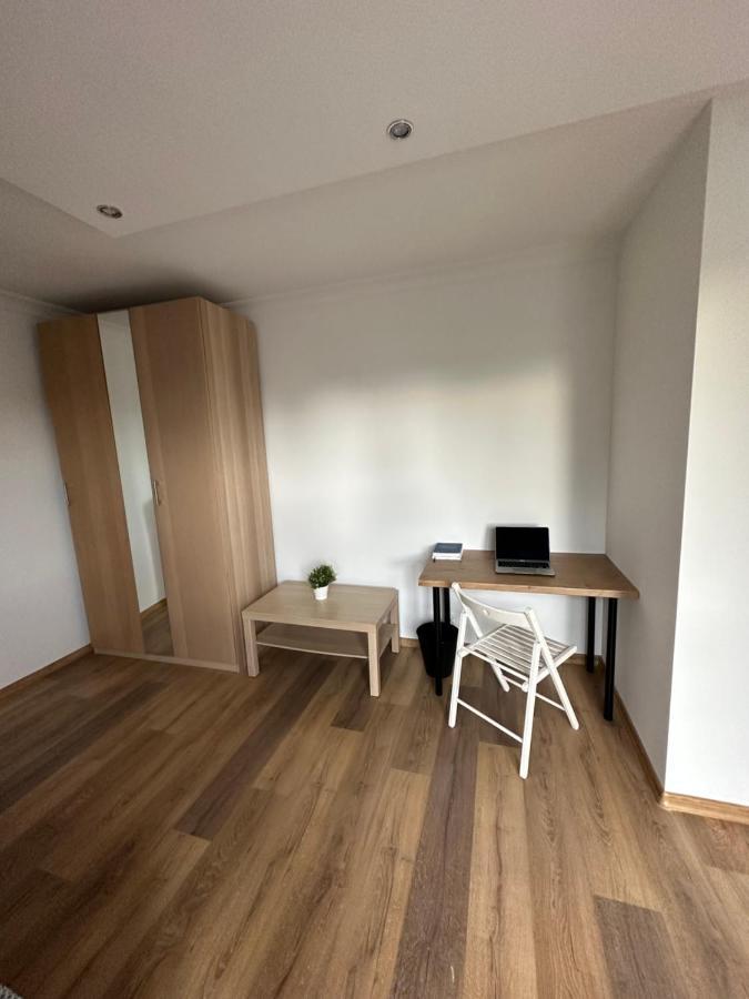Rooms4Less — Photos 1